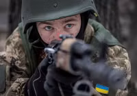 Chùm ảnh tân binh và tình nguyện viên Ukraine luyện phòng thủ