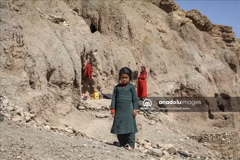 Cuộc sống đặc biệt của những người Afghanistan trong hang động