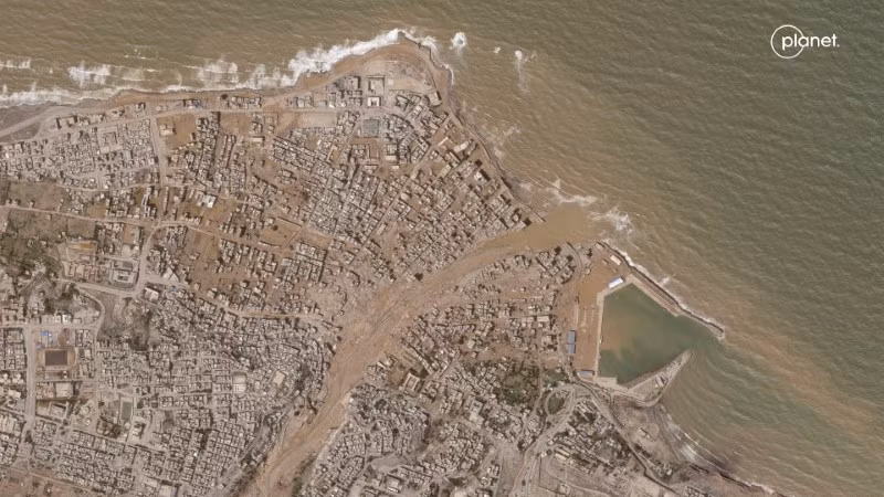 Chính quyền địa phương ở miền đông Libya chỉ trích khi một số người nói rằng, người dân địa phương không được thông báo phải sơ tán trước khi lũ đi qua thành phố. Libya tan hoang, số người thiệt mạng vì lũ có thể lên đến 20.000