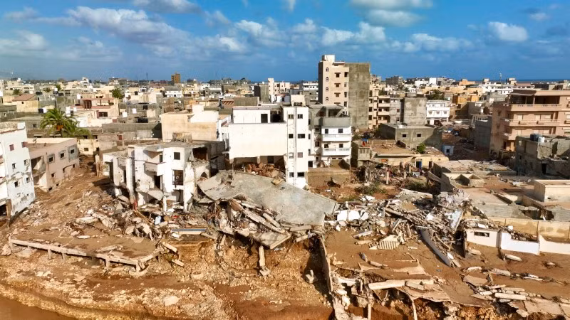 Phóng viên Charles Stratford của Al Jazeera đưa tin từ Benghazi, bệnh viện dã chiến là đóng góp của Qatar cho “nỗ lực viện trợ quốc tế dường như đang gia tăng cho Libya”. Libya tan hoang, số người thiệt mạng vì lũ có thể lên đến 20.000