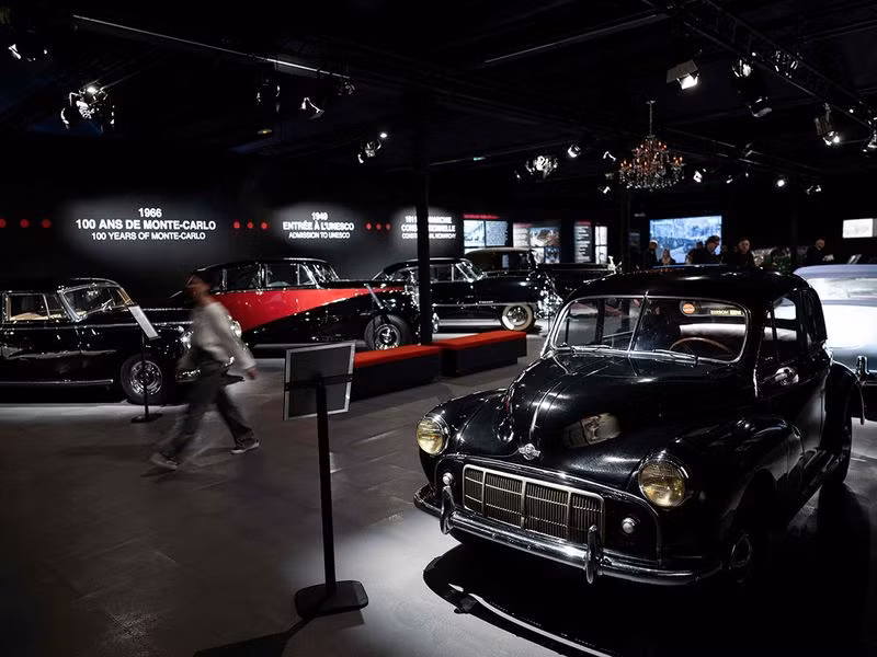Chiếc xe Morris Minor đời 1952 là một trong số khoảng 20 chiếc xe cổ thuộc sở hữu của Albert II, Hoàng tử xứ Monaco. (Ảnh: AFP) Chùm ảnh bộ sưu tập ôtô cổ cực đẹp của Hoàng tử Monaco