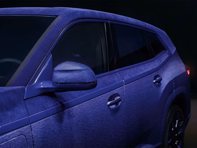 Chùm ảnh XM Mystique Allure của BMW lấy cảm hứng từ Naomi Campbell