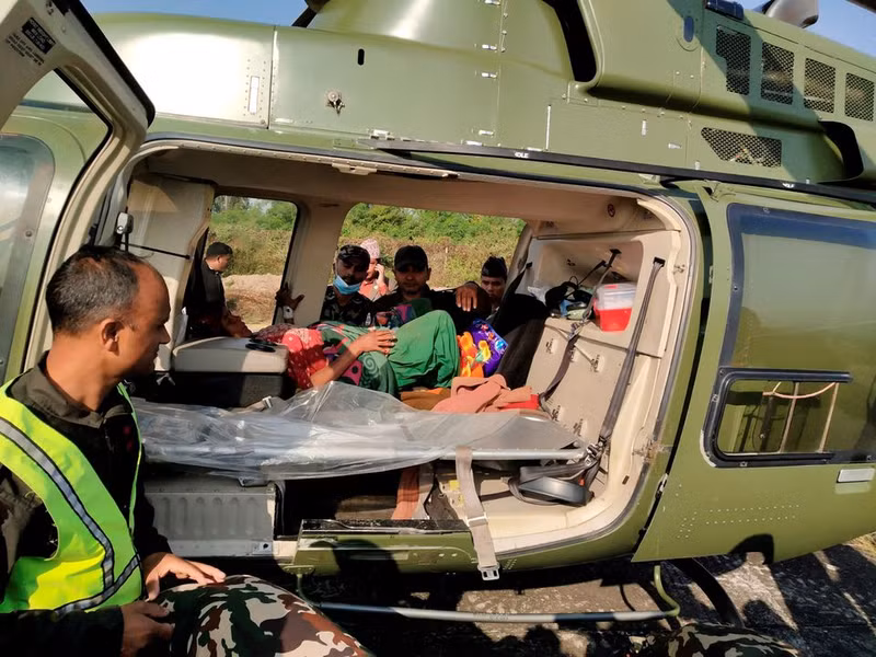 Quan chức Harish Chandra Sharma của Jajarkot cho biết: “Số người bị thương có thể lên tới hàng trăm và số người chết cũng có thể tăng lên”. Động đất mạnh ở Nepal, lo ngại số thương vong tăng nhanh