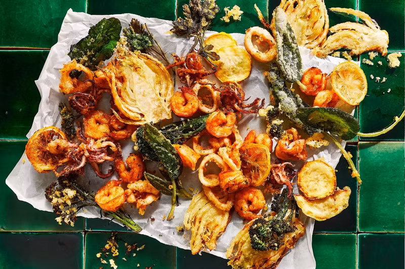Ảnh Fritto Misto (Khoai tây chiên) của nhiếp ảnh gia Ý Cara Cormack, chiến thắng trong hạng mục Marks & Spencer Food Portraiture (Chân dung món ăn Marks & Spencer). Nhiếp ảnh gia Việt Nam giành giải cuộc thi Pink Lady 2023
