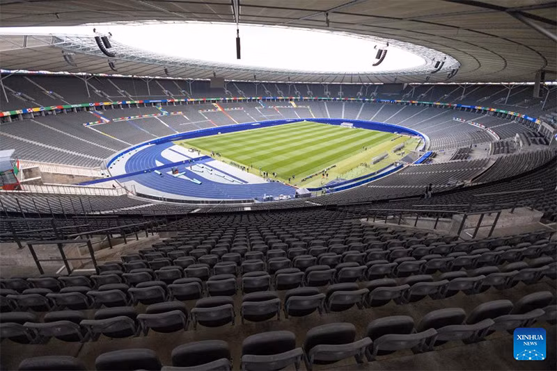 Sân vận động Olympic Berlin có sức chứa 71.000 người. Sân vận động Olympic Berlin trước giờ khai màn trận Tây Ban Nha-Croatia