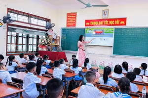 Giáo viên Trường Tiểu học Nghi Xuân đưa AI vào dạy Toán lớp 1.