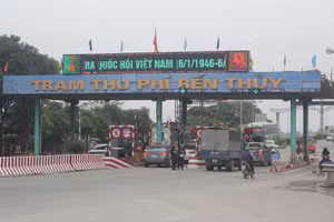Trạm thu phí Bến Thủy. (Ảnh: P.Đ)