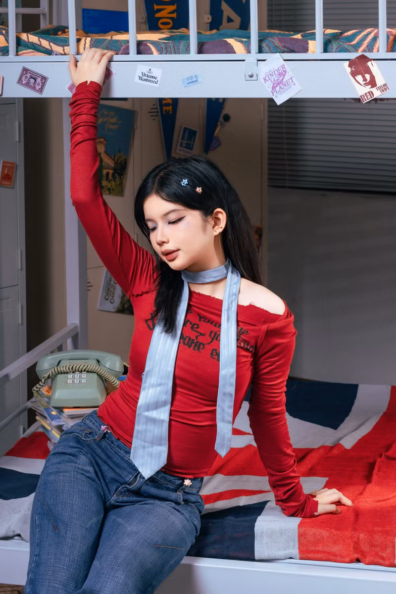 Nguyễn Vũ Hà Linh - 11 Anh 1 - thể hiện bản lĩnh của mình khi liên tục giành nhiều giải thưởng danh giá. dai-su-arm-1895-8851-3009.jpg