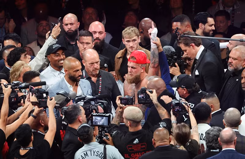 Jake Paul được công bố là người chiến thắng trước Mike Tyson. huyen-thoai-quyen-anh-mike-tyson-vs-jake-paul-012.jpg
