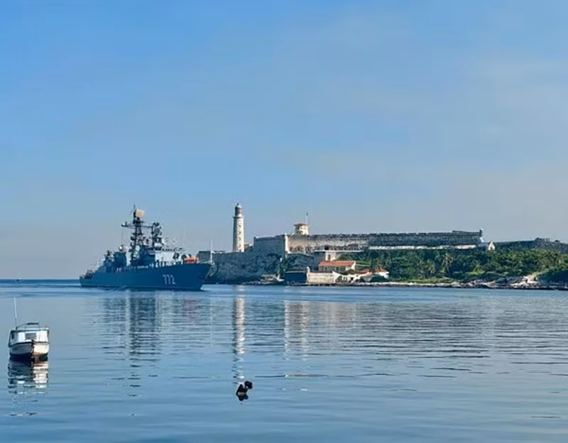Các tàu chiến Nga vào cảng Havana của Cuba. ham-doi-baltic-nga-den-cuba-05.jpg