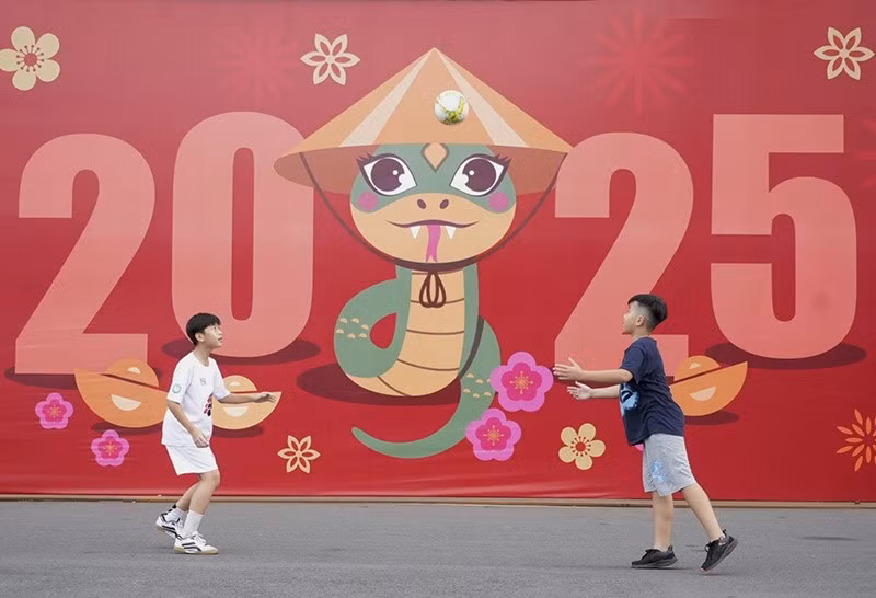 Poster đón năm mới tại TP. Hồ Chí Minh, Việt Nam welcome-2025-fireworks-03.jpg