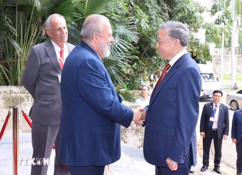 Tong-Bi-thu,-Chu-tich-nuoc-To-Lam-hoi-kien-Thu-tuong-Cuba-Manuel-Marreo-Cruz-1.jpg