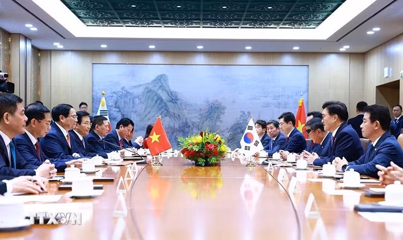 Thủ tướng Phạm Minh Chính hội kiến Chủ tịch Quốc hội Hàn Quốc Woo Won-shik. (Ảnh: Dương Giang/TTXVN) thu-tuong-pham-minh-chinh-hoi-kien-chu-tich-quoc-hoi-han-quoc-05.jpg