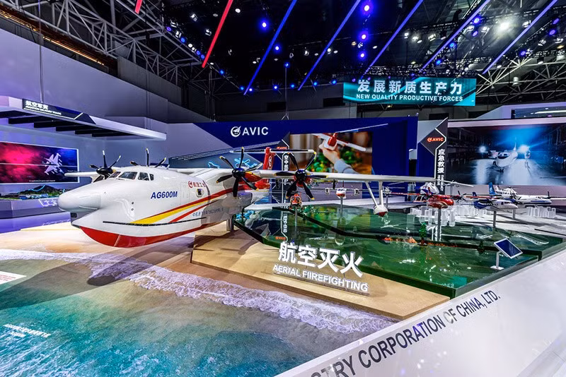 Mô hình máy bay lưỡng cư cỡ lớn AG600M. Ảnh: VCG/China Daily 2024-airshow-china-02.jpg