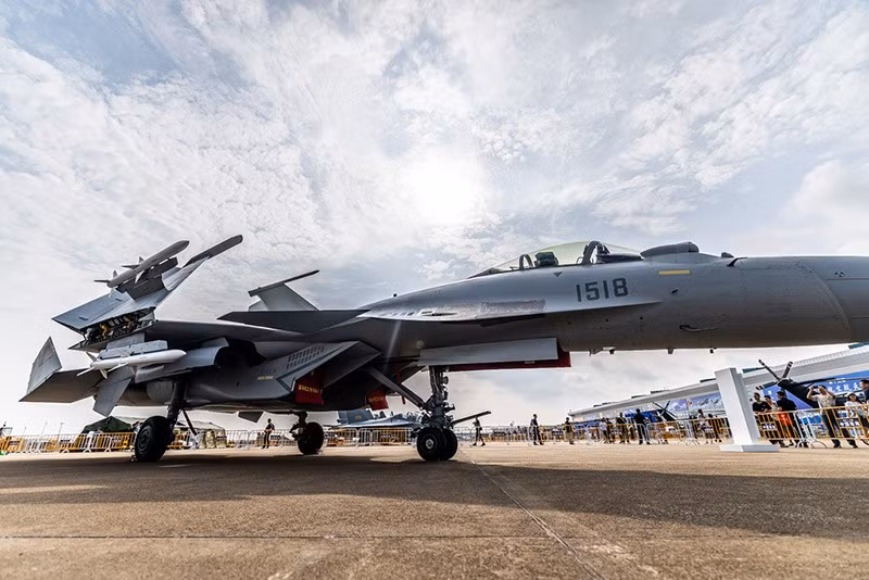 Một máy bay chiến đấu tại triển lãm. Ảnh: VCG/China Daily 2024-airshow-china-06.jpg