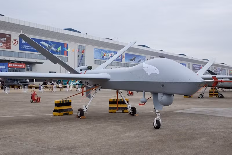 Một máy bay không người lái (UAV) cỡ lớn Wing Loong. Ảnh: VCG/China Daily 2024-airshow-china-010.jpg