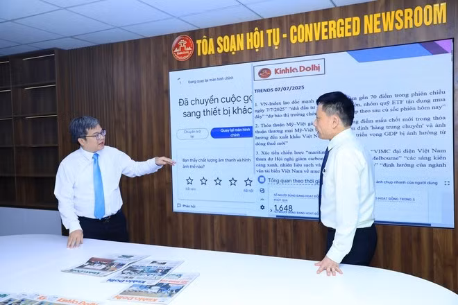 Phó Chủ tịch UBND TP Trương Việt Dũng tham quan Báo Kinh tế và Đô thị và nghe báo cáo về mô hình Tòa soạn hội tụ