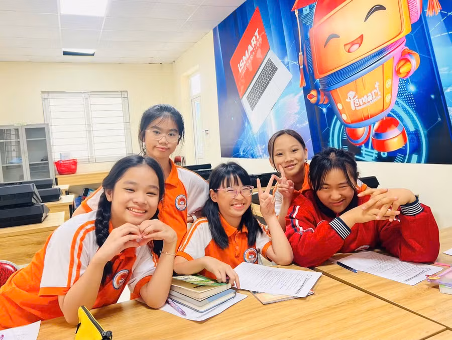 'Bảng vàng' thành tích xuất sắc của nữ sinh Trường Tiểu học Hoàng Liệt