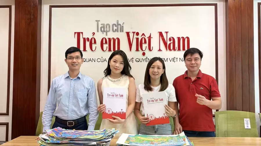 Hội đồng sơ khảo cuộc thi “Ngôi nhà mơ ước” 2026 quy tụ nhiều giáo viên mỹ thuật từ nhiều tỉnh, thành.