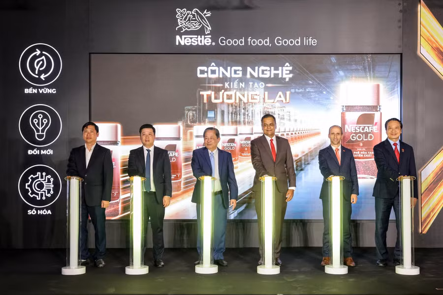 Nestlé Việt Nam chính thức đưa vào vận hành Dây chuyền đóng gói cà phê hòa tan trong hũ thủy tinh (Jar Line) tại Nhà máy Nestlé Trị An, thành phố Đồng Nai.