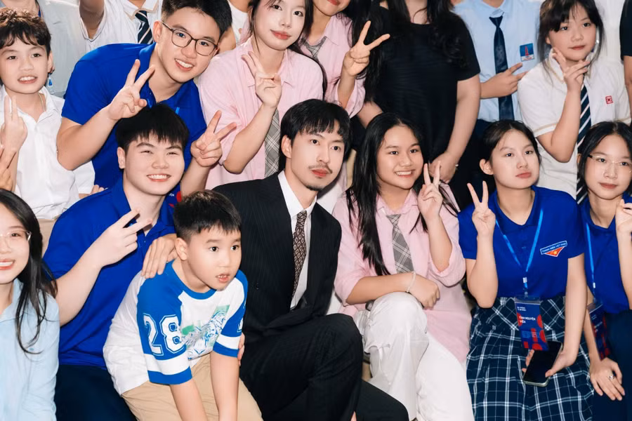 Rapper Đen là một trong các Đại sứ đồng hành cùng chiến dịch.
