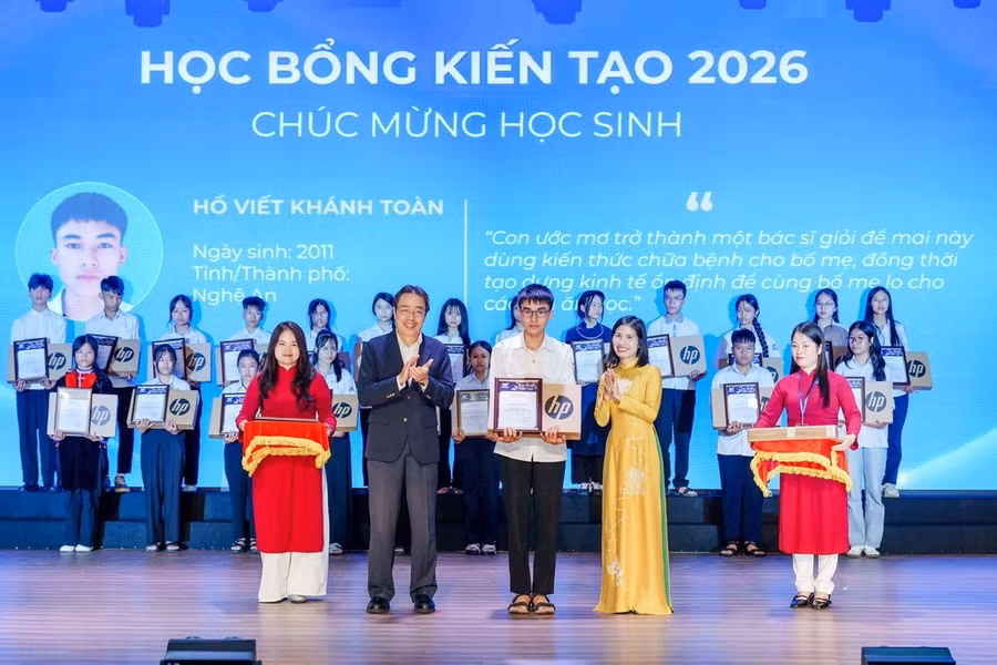 1k3e8hd8f-4h0mv0.jpg