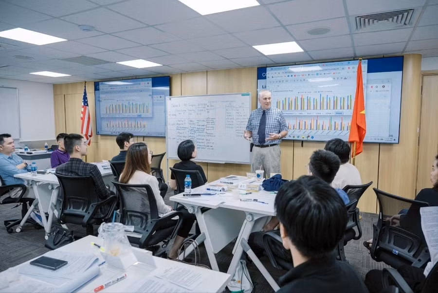 Học MBA quốc tế tại Việt Nam: Những điều người đi làm cần biết trước khi quyết định