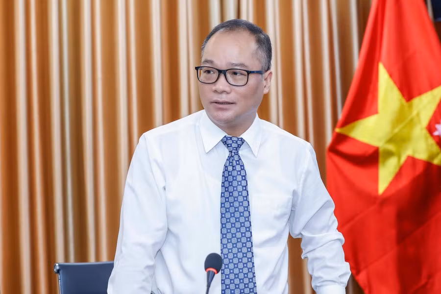 Ông Nguyễn Đăng Khang, Phó Tổng Biên tập Báo Đại đoàn kết trao đổi về định hướng nội dung chuyên môn và công tác truyền thông cho Hội thảo. Ảnh: Quang Vinh.