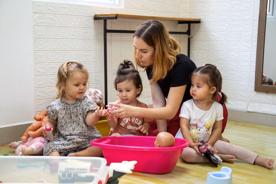 french-english-bilingual-programme-lpe-hcmc-1.jpg