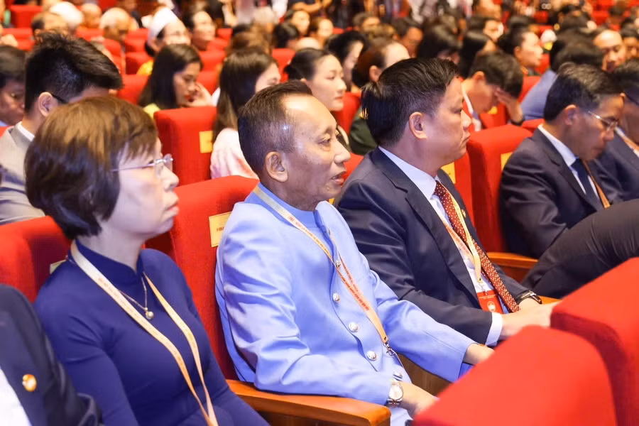 Hiệp sĩ Đại Thánh giá Lê Đức Thịnh và các đại biểu tham dự phiên Khai mạc Đại hội MTTQ Việt Nam lần thứ XI. Ảnh: Quang Vinh.
