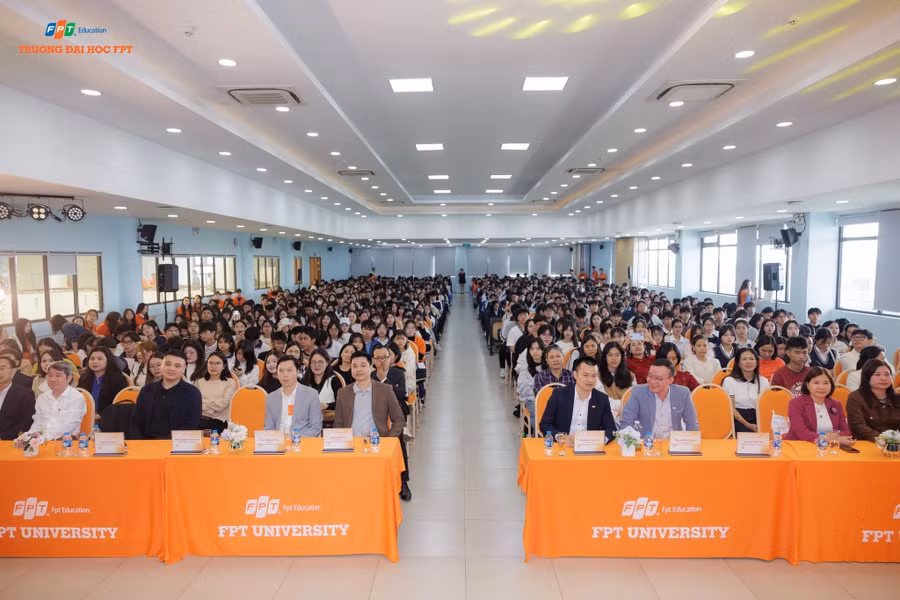 Trường Đại học FPT tổ chức hội thảo “FPTU Future Ready Talk 2026” dưới 2 hình thức trực tiếp và trực tuyến