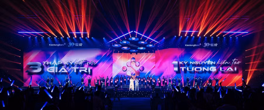 ‘Sân khấu số’ bùng nổ cảm xúc trong Gala kỷ niệm 30 năm thành lập KienlongBank