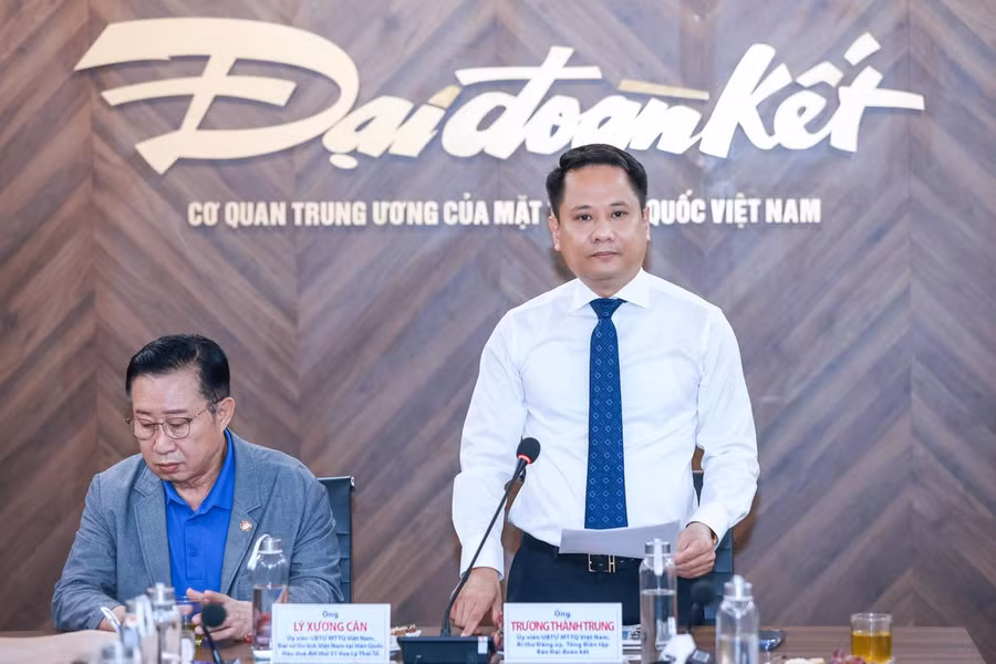 Tổng Biên tập Trương Thành Trung phát biểu kết luận, thống nhất các nội dung phối hợp trong thời gian tới. Ảnh: Quang Vinh.