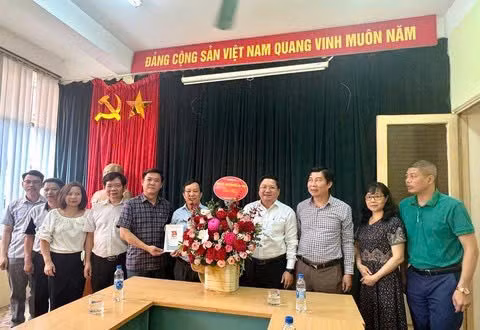 Lãnh đạo Học viện Thanh thiếu niên Việt Nam chúc mừng Tạp chí Thanh niên nhân kỷ niệm 100 năm ngày Báo chí Cách mạng Việt Nam (21/6/1925 – 21/6/2025)