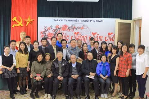 Các thế hệ cán bộ, phóng viên Tạp chí Thanh niên qua các thời kỳ.