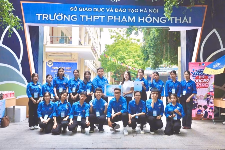 Thanh niên thủ đô nâng cao trách nhiệm cộng đồng qua 'Tiếp sức mùa thi'