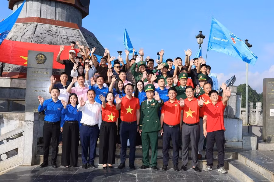 Vietjet cùng tuổi trẻ cả nước nối dài hành trình 'Tôi yêu Tổ quốc tôi'