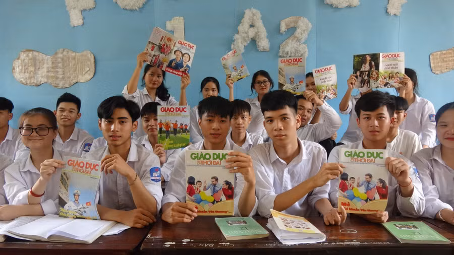 Thật mừng vui khi Báo GD&TĐ được các em học sinh yêu mến (trong ảnh: Các em học sinh Trung tâm GDNN - GDTX huyện Lương Tài, Bắc Ninh). Ảnh: Nguyên Hằng