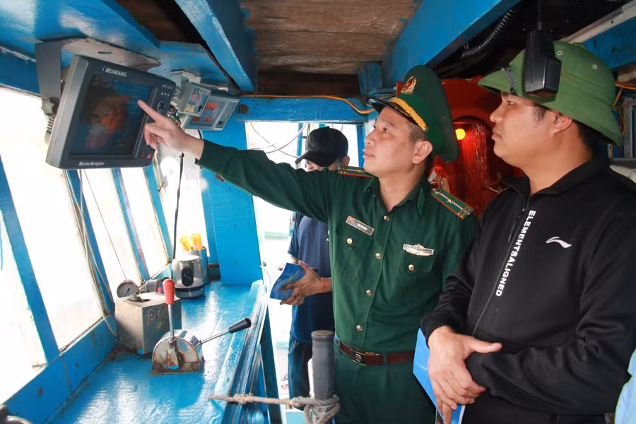 nam-dinh-va-chuyen-go-the-vang-iuu-4.jpg