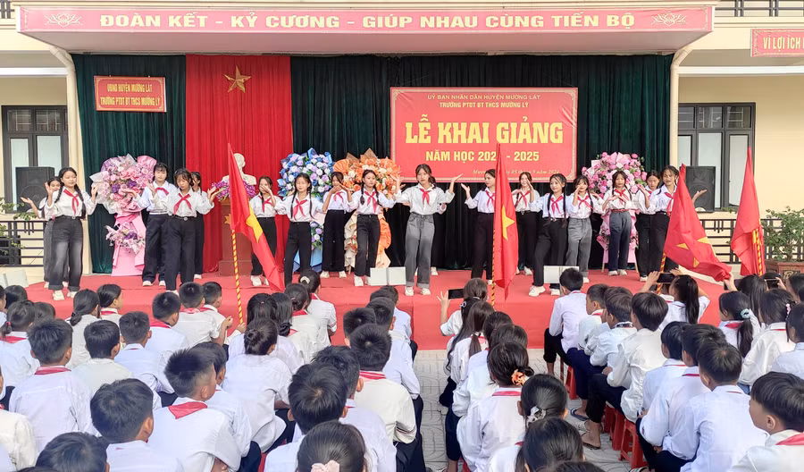 thanh-hoa-giao-vien-vung-kho-ngong-luong-moi-1-4940-8623.jpg