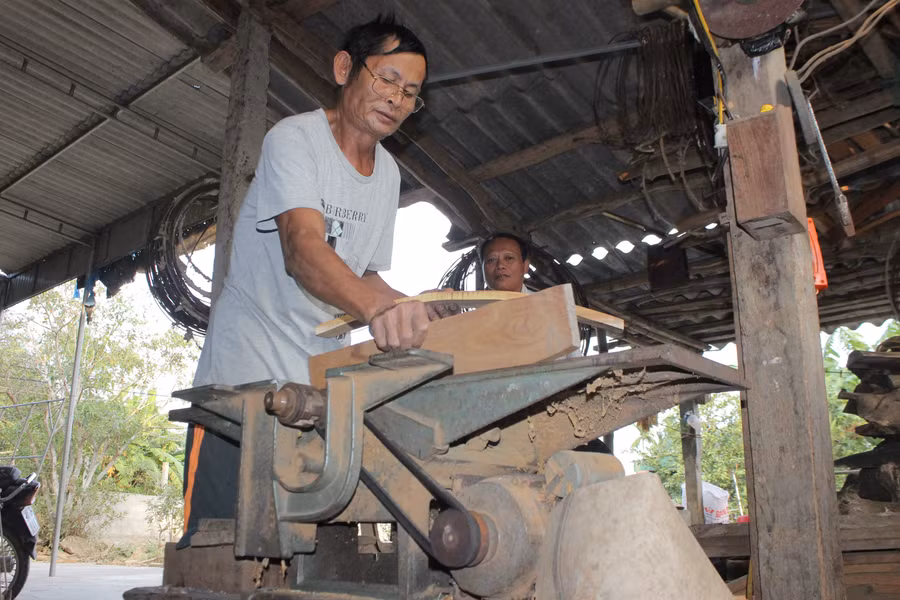 lang-nghe-lam-trong-tram-nam-tuoi-3.jpg