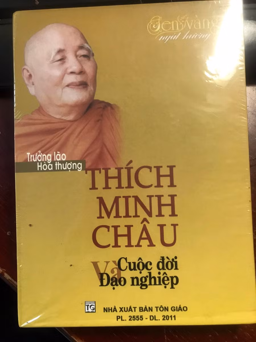 dong-ho-khoa-bang-nuc-tieng-4.jpg
