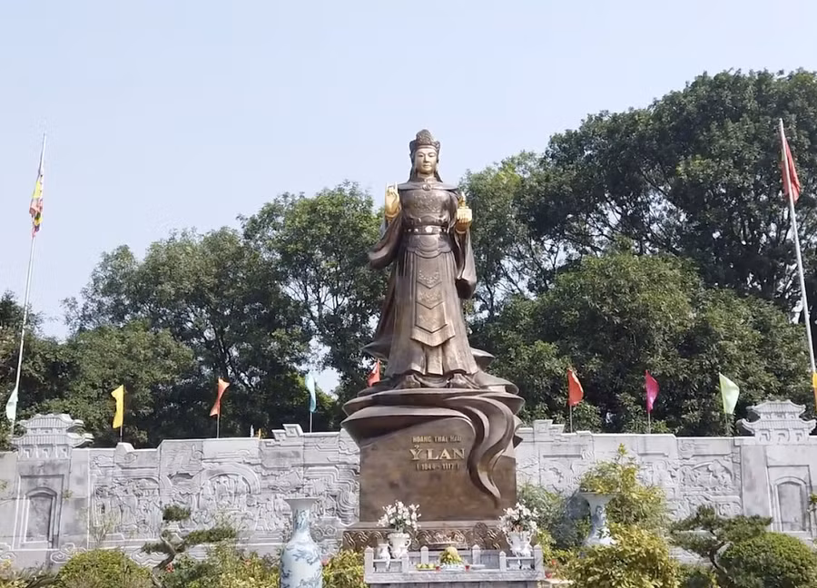bai-da-co-tu-vu-noi-sinh-cua-3-phu-nu-noi-danh-su-viet-1-4414.png
