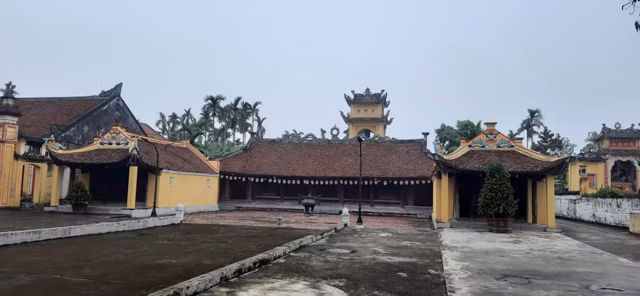 chua-tram-gian-nam-dinh-ngam-cau-ngoi-co-uong-nuoc-coi-da-2-4610.jpg