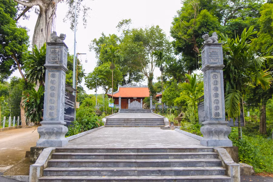 danh than phung su 3 doi vua tran (3).jpg