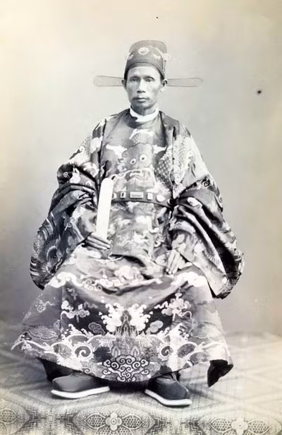 truyen-ve-nhung-nguoi-thay-cua-vua-tu-duc-2.jpg