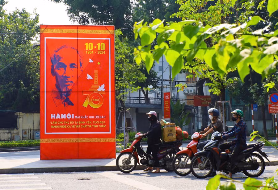ky-niem-70-nam-ngay-giai-phong-thu-do-ha-noi-ruc-ro-sac-mau-4-5205.jpg