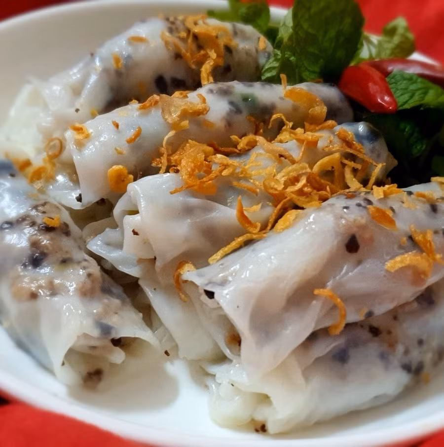 Bánh cuốn Thanh Trì có đặc trưng mỏng tang.