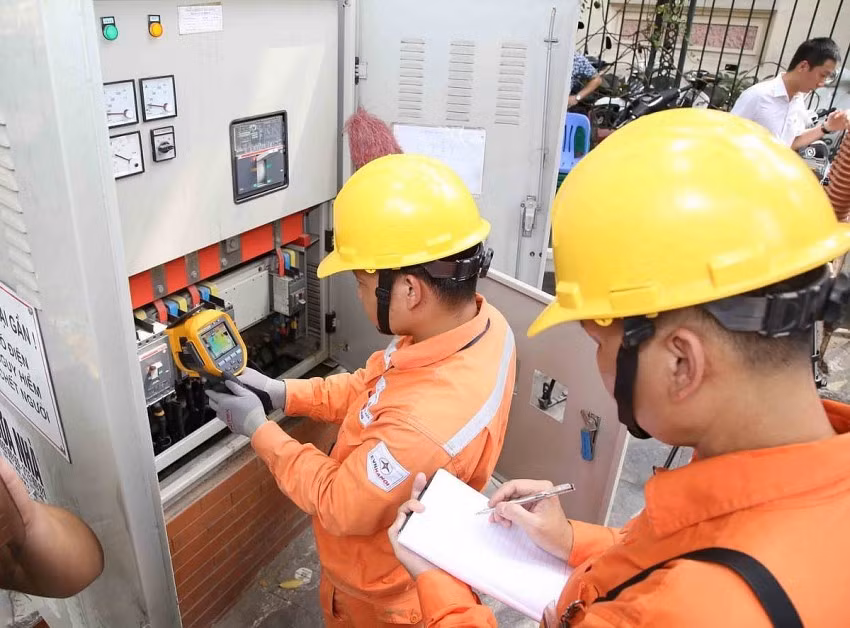 Bộ Công Thương đề xuất thời gian điều chỉnh giá bán điện bình quân tối thiểu là 2 tháng kể từ lần điều chỉnh giá điện gần nhất.