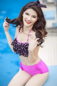Ảnh bikini nóng bỏng của nữ sinh học viện Tài chính